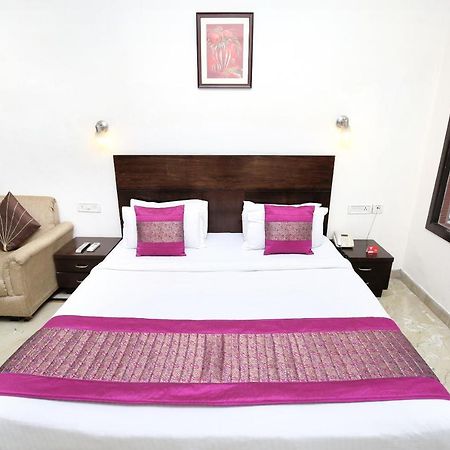 Capital O 15395 Hotel 42 Amritsar Zewnętrze zdjęcie