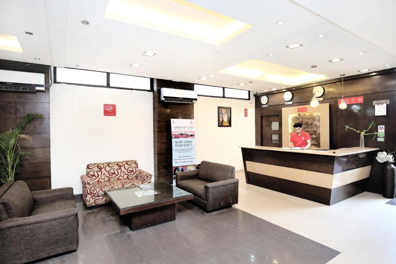 Capital O 15395 Hotel 42 Amritsar Zewnętrze zdjęcie