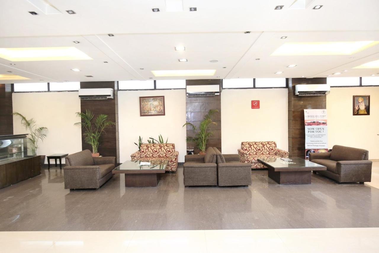 Capital O 15395 Hotel 42 Amritsar Zewnętrze zdjęcie