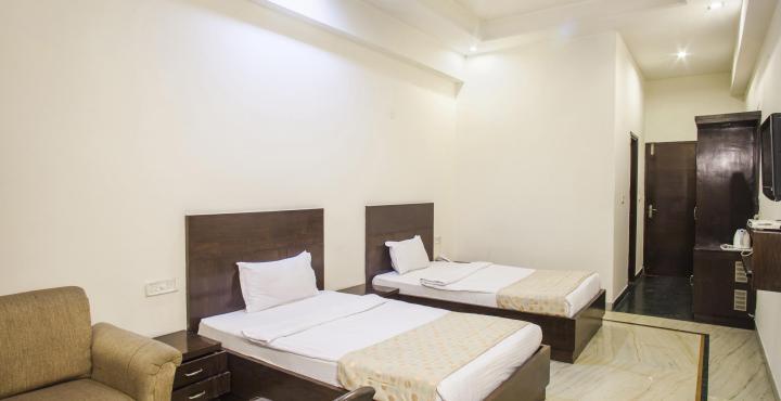 Capital O 15395 Hotel 42 Amritsar Zewnętrze zdjęcie