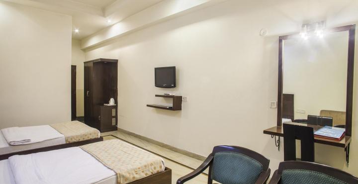 Capital O 15395 Hotel 42 Amritsar Zewnętrze zdjęcie